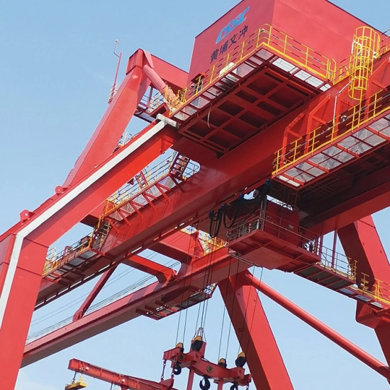 Bulk material Ship Loader in action