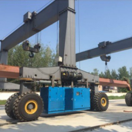 Container handler with high lifting capacity