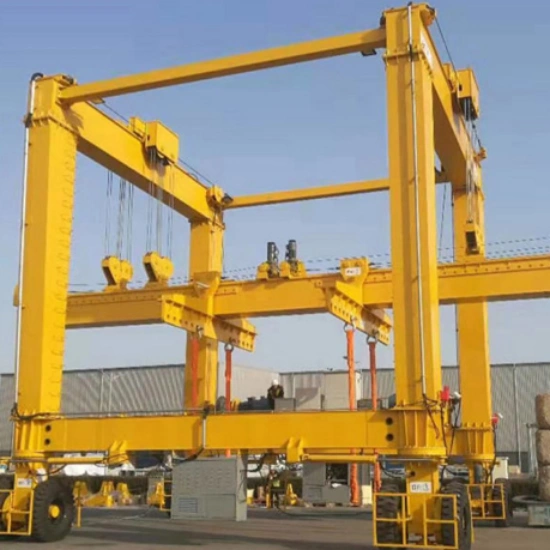 Mobile rubber-tired gantry crane for industrial use