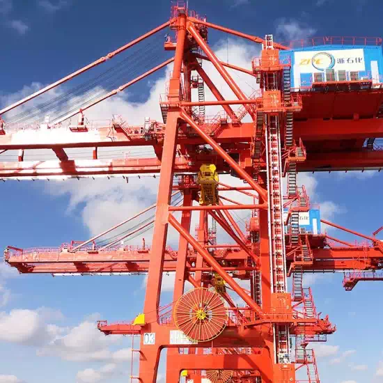 Heavy-duty Ship-to-shore crane overview