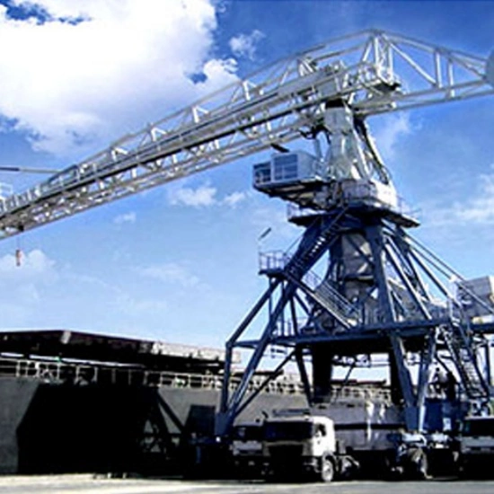 Ship Unloader with high-capacity grab bucket
