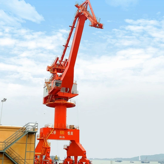 Four-link crane for shipping container handling