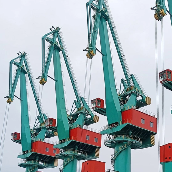Four-link overhead crane with sturdy design