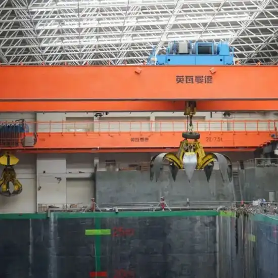 Industrial grab bucket crane with millimeter precision