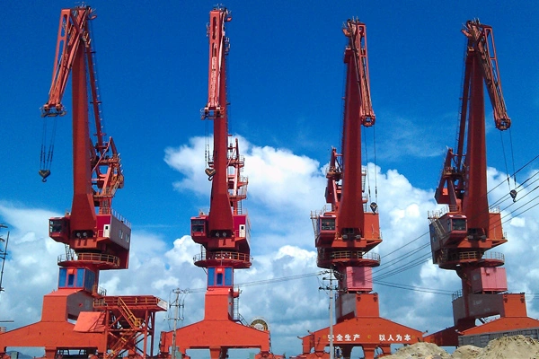 Single Jib Portal Crane vs Four-Link Portal Crane