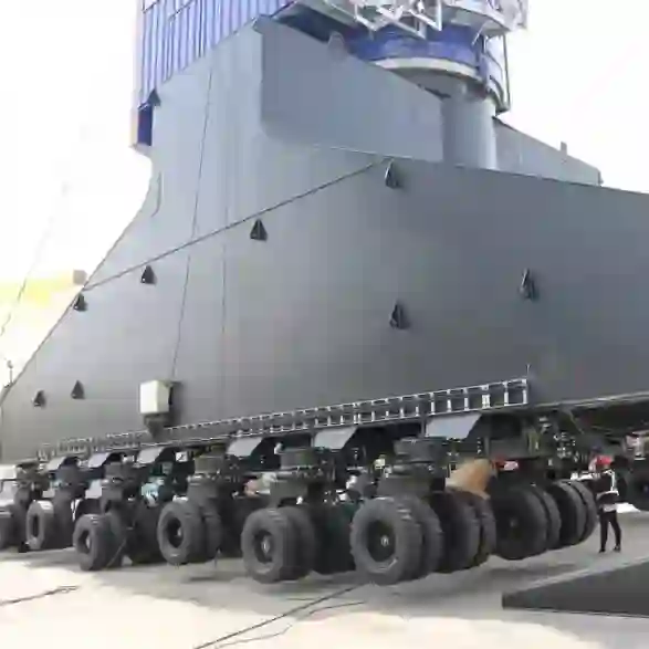 Mobile Harbour Crane3.webp