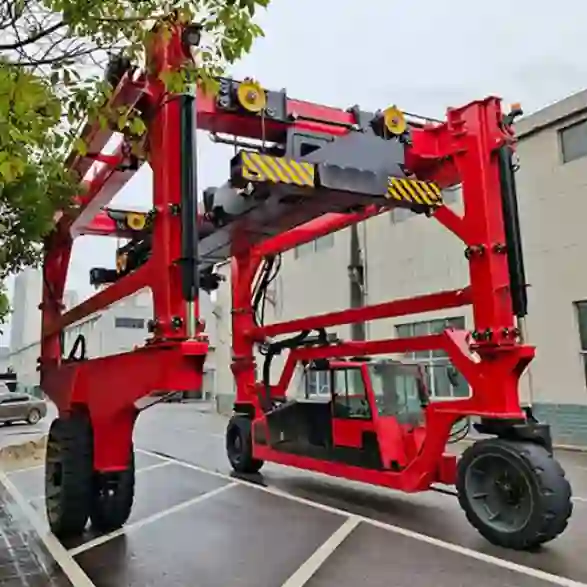 Three-Wheel Straddle Carrier1.webp